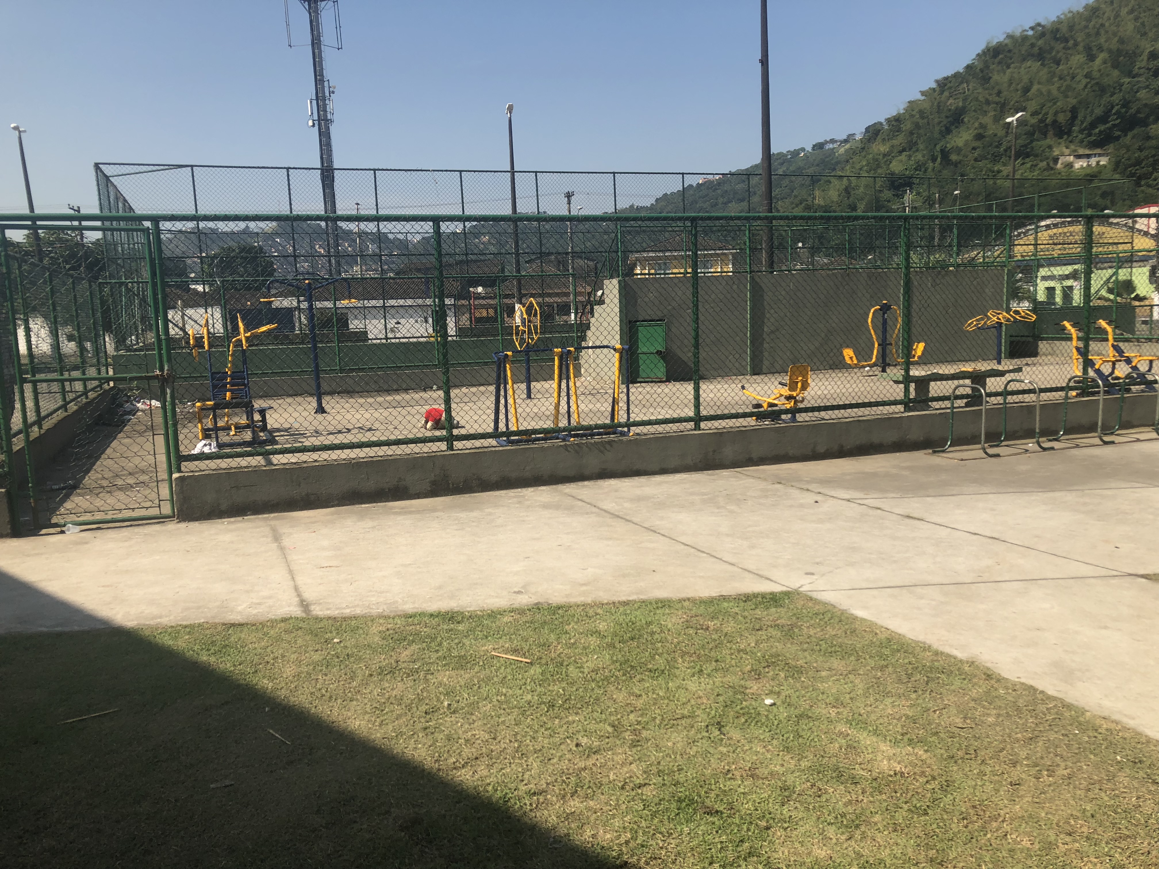 FSD-Brazil is interested in working with local government to refurbish the Soccer Sport Center which is currently abandoned and once served  over 1,000 children in the local community.
